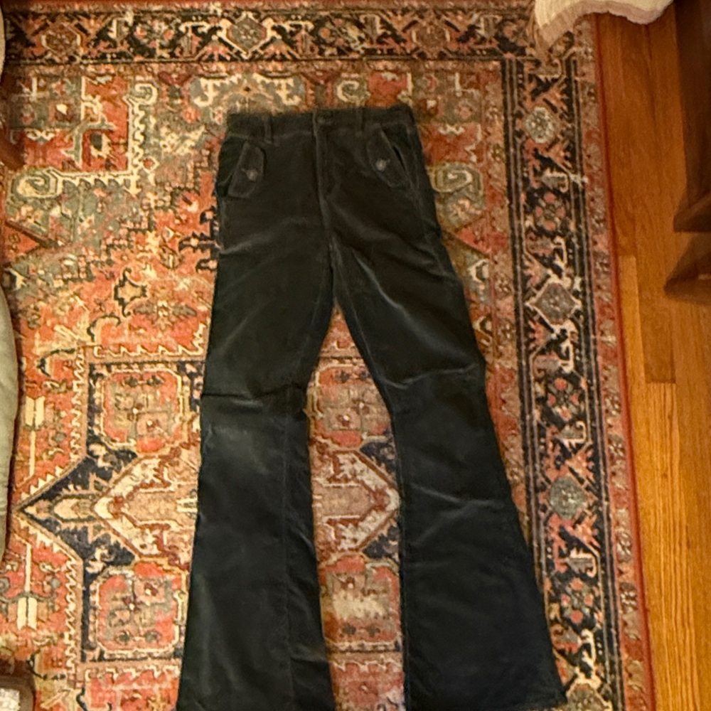 EUC American Eagle Green Super Hi-Rise Flare Corduroy Jeans Women's 0 LONG